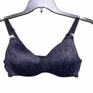 Warner’s Navy Geometric Wireless Comfort Bra